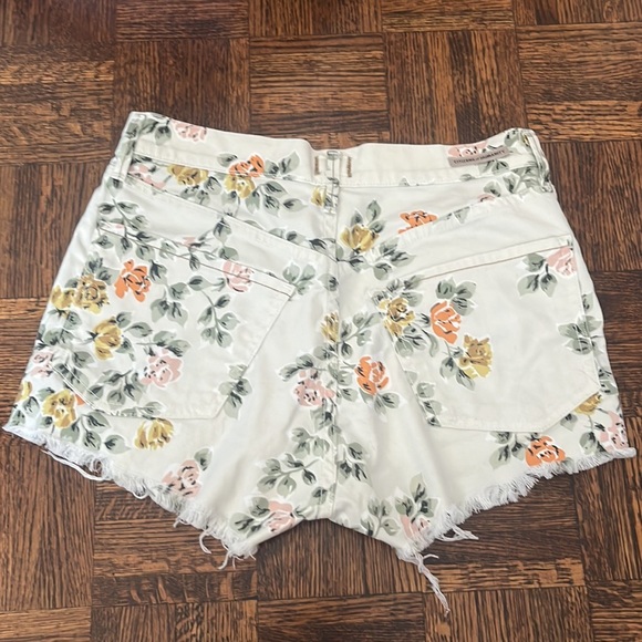 Citizens of Humanity Floral Shorts - Picture 8 of 9